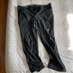 Eddie Bauer First Ascent Pants Mens 40x30 Black Cargo Hiking Climbing